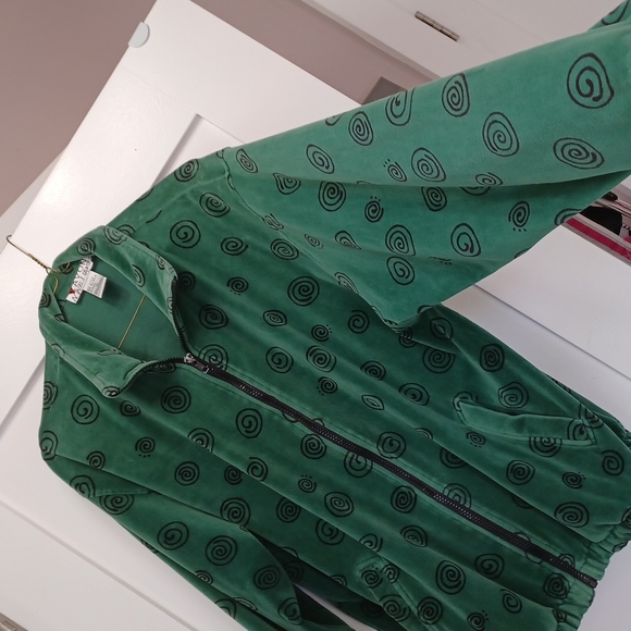 Velour soft green swirl design retro Irish St Patricks Day jacket - Picture 4 of 7